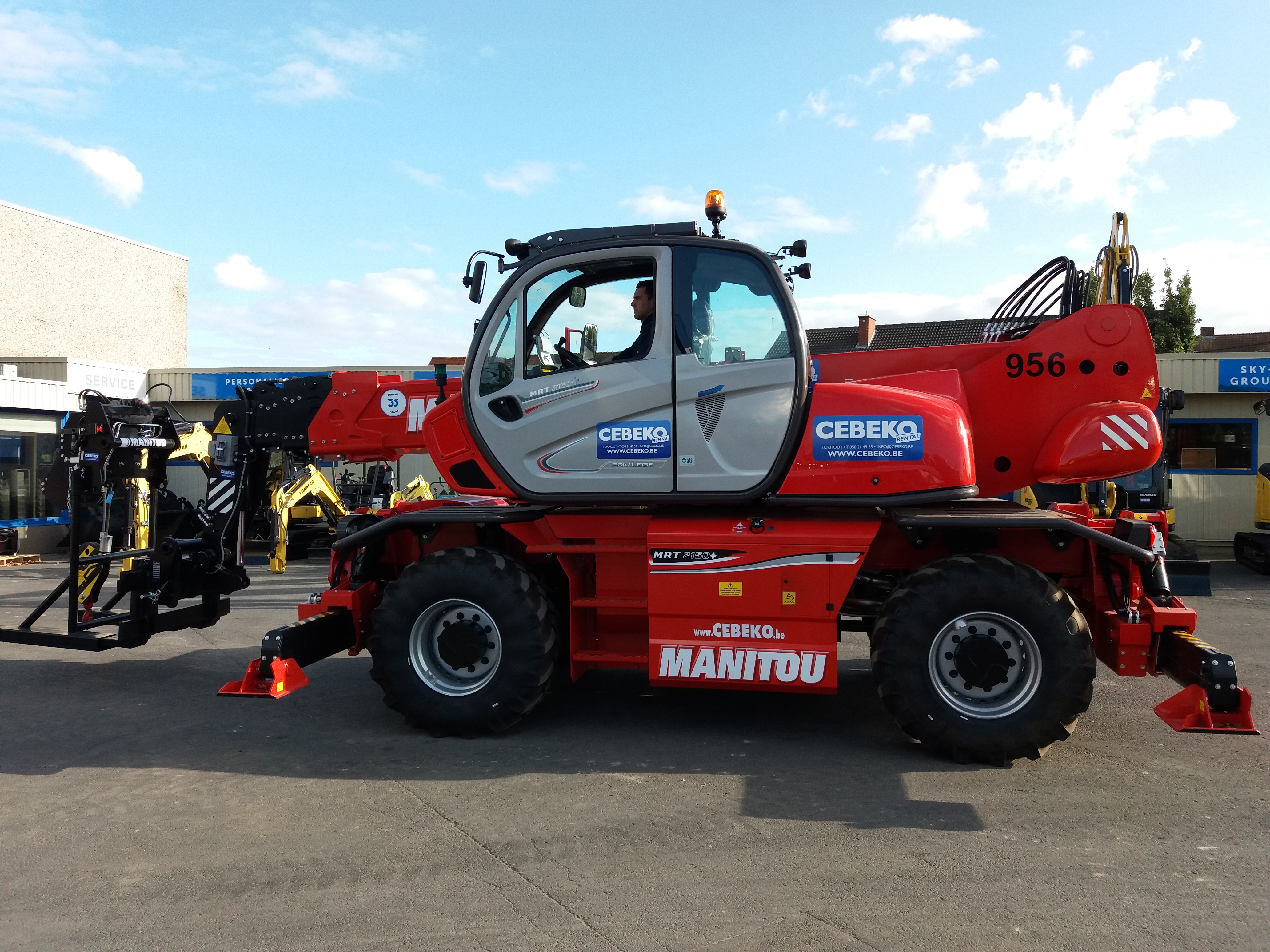 ROTERENDE MANITOU MRT2150