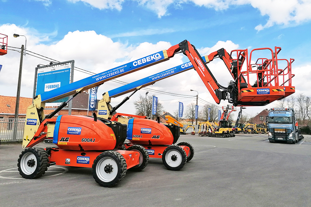 JLG 600AJ